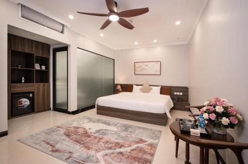 diamond light hotel