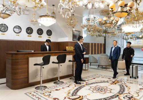 diamond light hotel