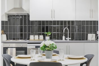 Shirland Road Flat,,2 star