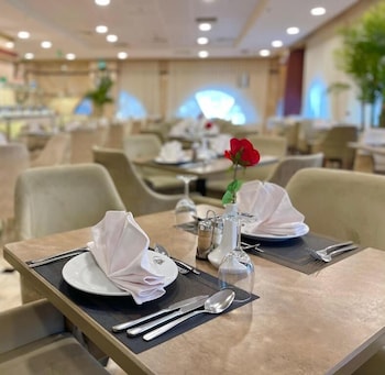 odest hotel al madina