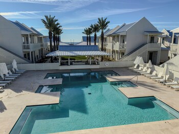 Pass Bungalows,,5 star