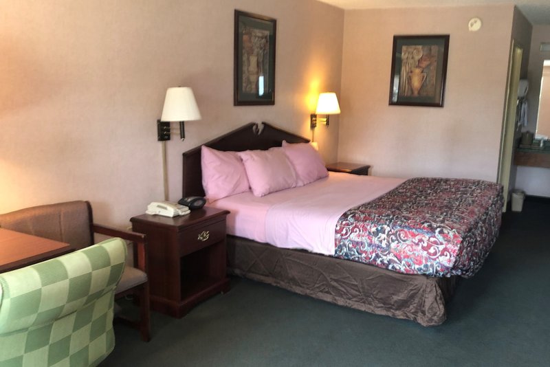 red carpet inn macon