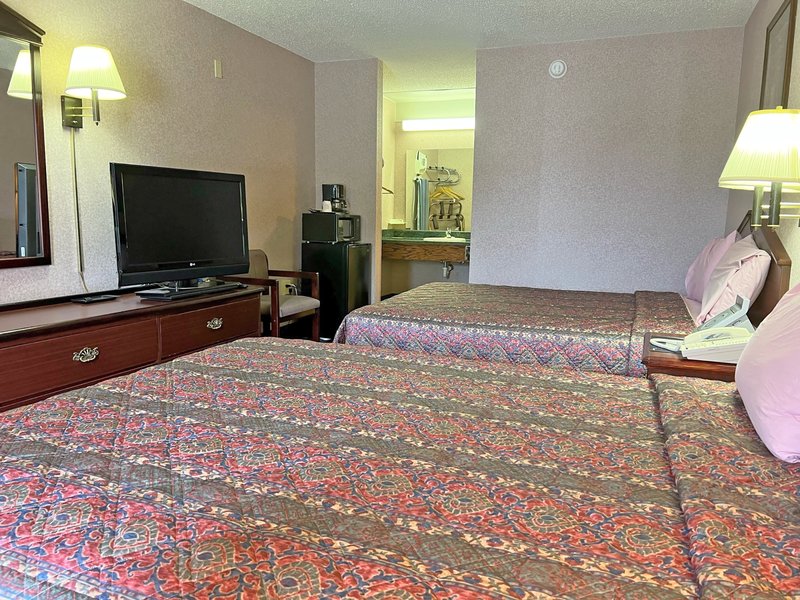 red carpet inn macon