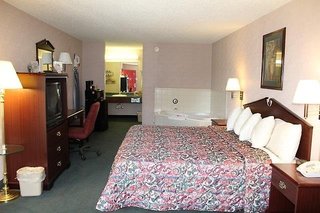 red carpet inn macon