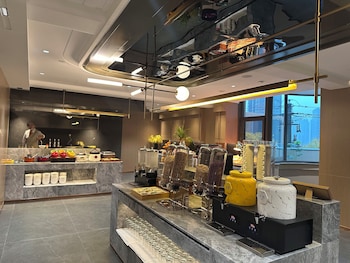 echarm plus hotel