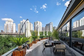 echarm plus hotel