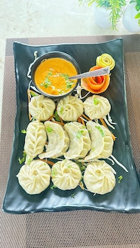 ayush retreat restaurant and resort