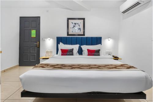rooms to go indian guest only