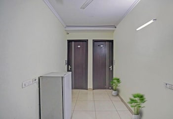 hotel red leaf