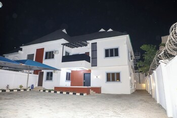ed havilah suites