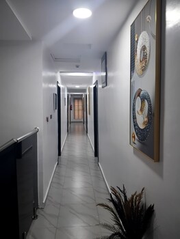 Grand Churchill Luxury Hotel,26 Modupe Johnson Cresent,3 star