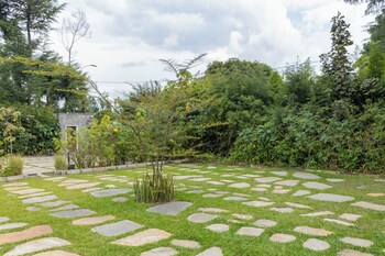 footprints kinigi lodge
