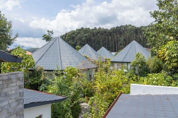 footprints kinigi lodge
