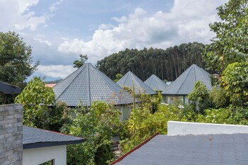 footprints kinigi lodge