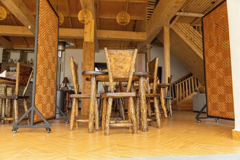 footprints kinigi lodge