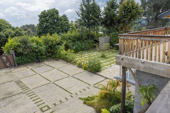 footprints kinigi lodge