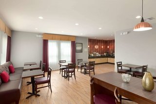 super 8 by wyndham carrizo springs