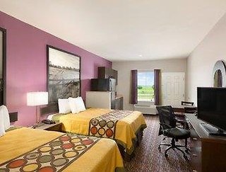 super 8 by wyndham carrizo springs