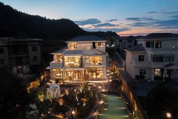 qingmo hidden mid mountain hotel