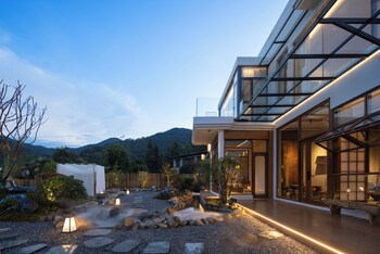qingmo hidden mid mountain hotel
