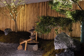 qingmo hidden mid mountain hotel