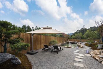 qingmo hidden mid mountain hotel