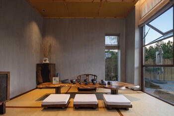 qingmo hidden mid mountain hotel