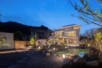Qingmo Hidden Mid-Mountain Hotel,,4 star