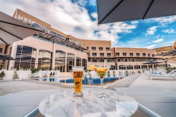 petra pillars luxury hotel
