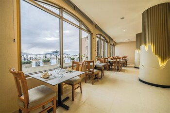 petra pillars luxury hotel