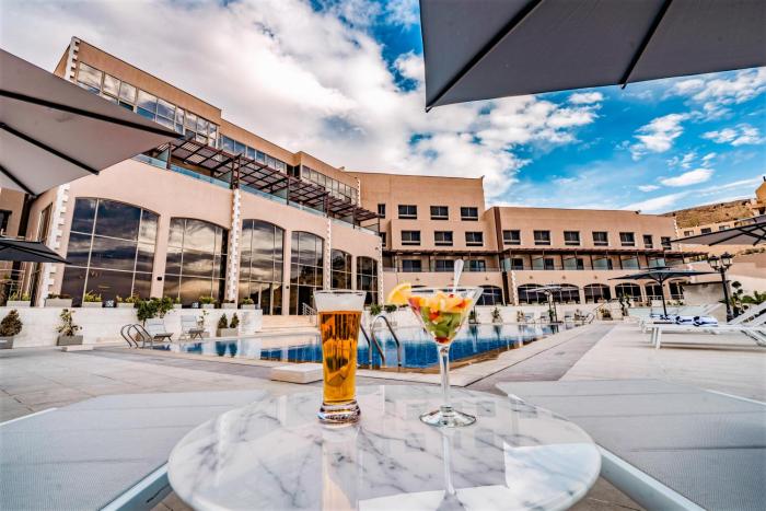 petra pillars luxury hotel