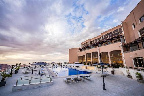 petra pillars luxury hotel