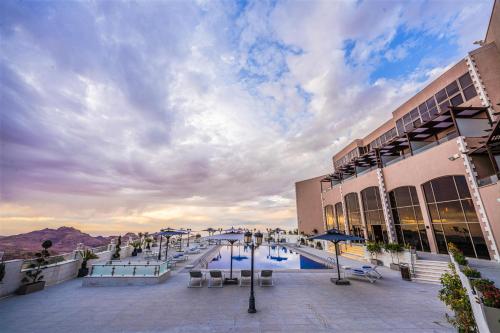 petra pillars luxury hotel