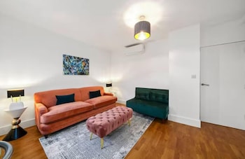flat 1 victoria grove