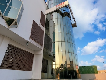 sahary pyramids view hotel