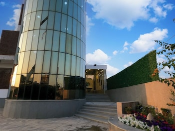 sahary pyramids view hotel