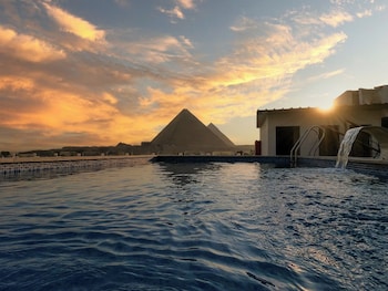 sahary pyramids view hotel