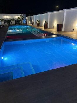 Newport Hotel,,3 star