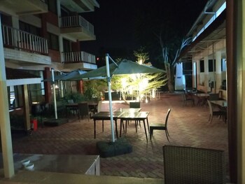 the sportmans arms hotel
