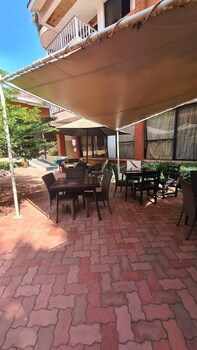 the sportmans arms hotel
