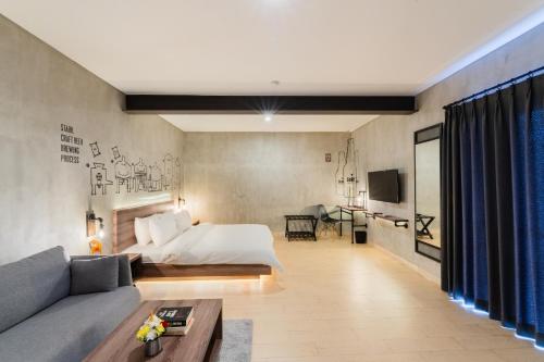 the all new stark boutique hotel