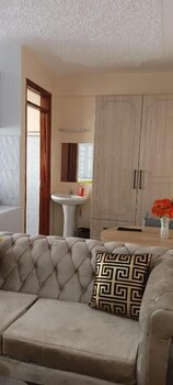 lucky house studios nanyuki