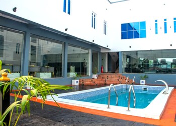abiis hotel andsuites