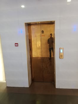 de bay lux hotel lekki lagos