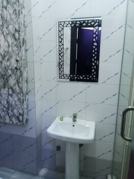 de bay lux hotel lekki lagos