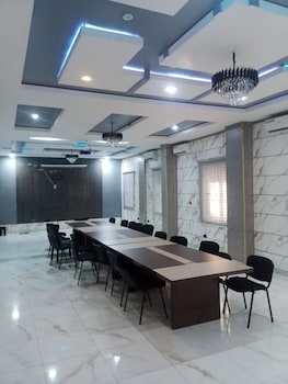 de bay lux hotel lekki lagos