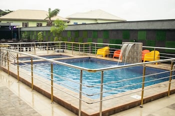de bay lux hotel lekki lagos