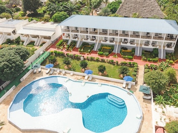 canary kendwa beach resort