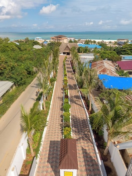 canary kendwa beach resort