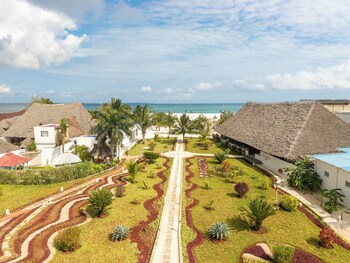 canary kendwa beach resort
